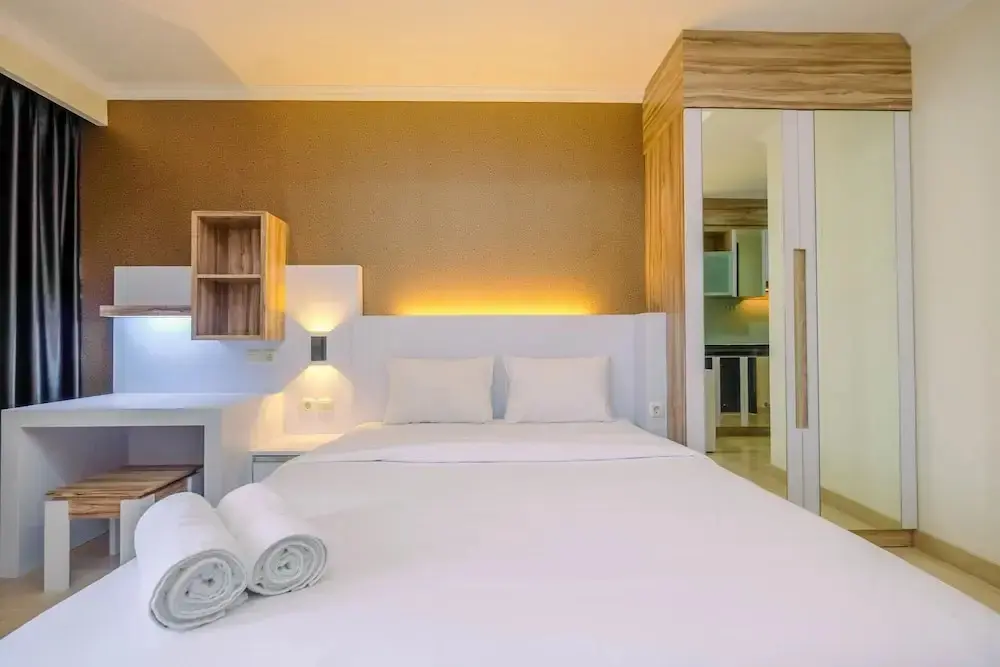Джакарта: Warm and Cozy Studio at Menteng Park Apartment