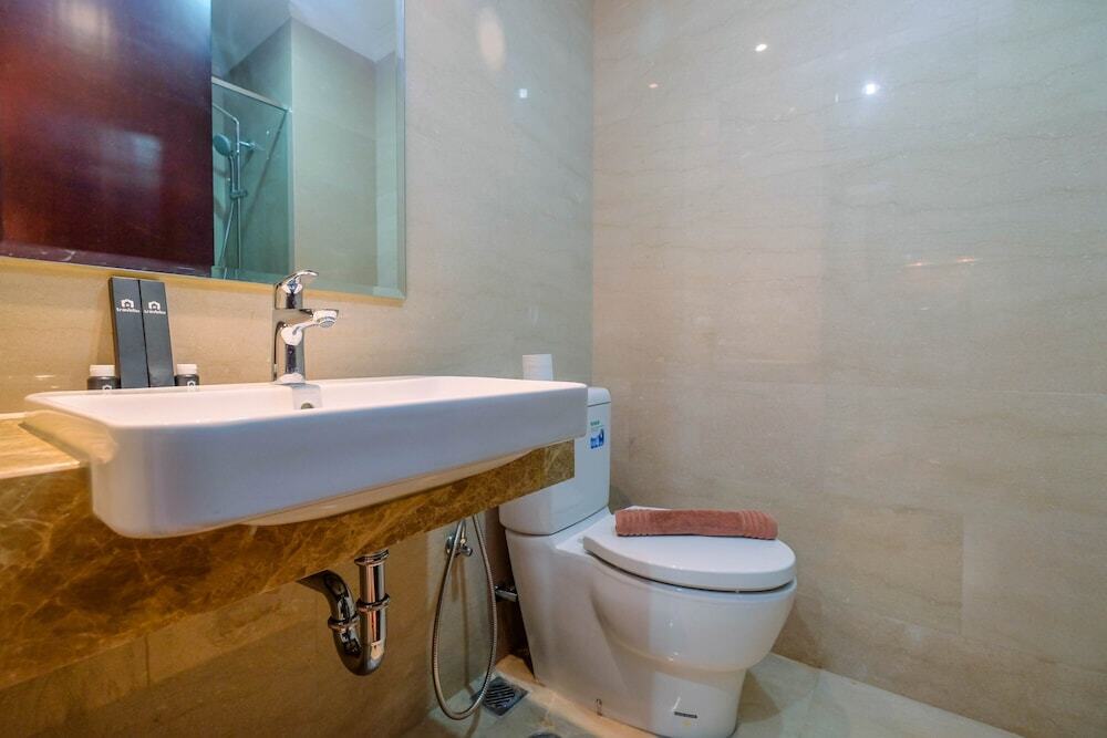 Джакарта: Warm and Cozy Studio at Menteng Park Apartment