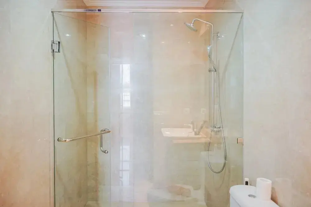Джакарта: Chic and Cozy 2BR Apartment at Menteng Park