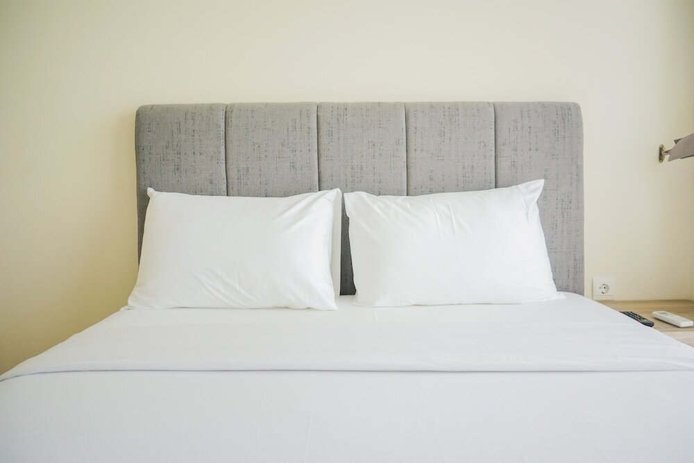 Джакарта: Chic and Cozy 2BR Apartment at Menteng Park