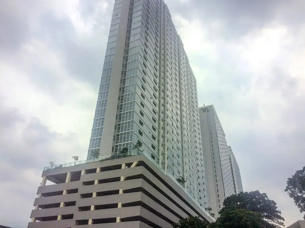 Chic and Cozy 2BR Apartment at Menteng Park — фото 1