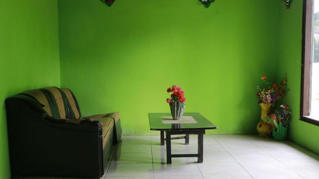 Харготирто: Homestay Mbak Karti