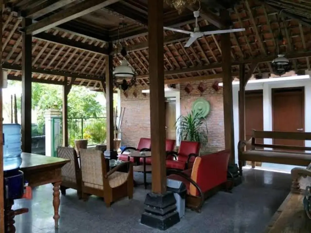 Батуретно: Ganjuran Indah Inn Syariah