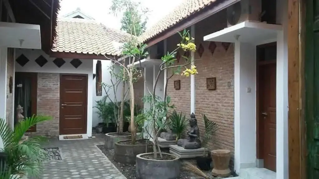 Батуретно: Ganjuran Indah Inn Syariah