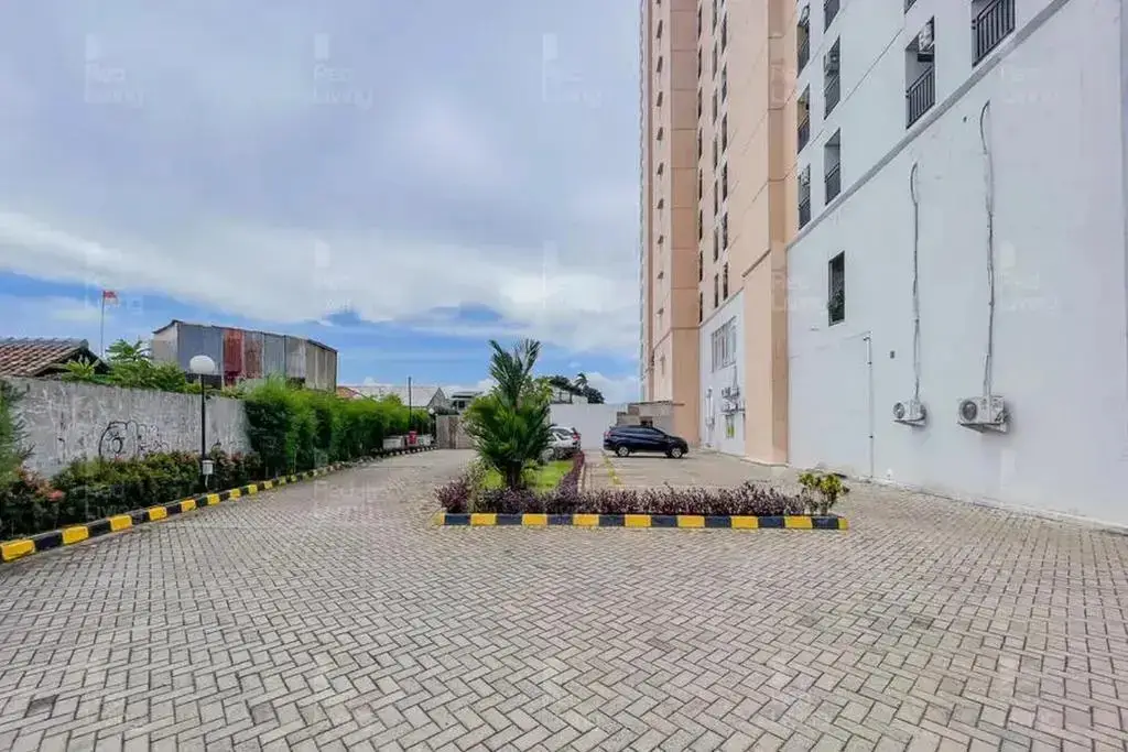 Депок: RedDoorz Apartemen @ Green Lake View Cimanggis
