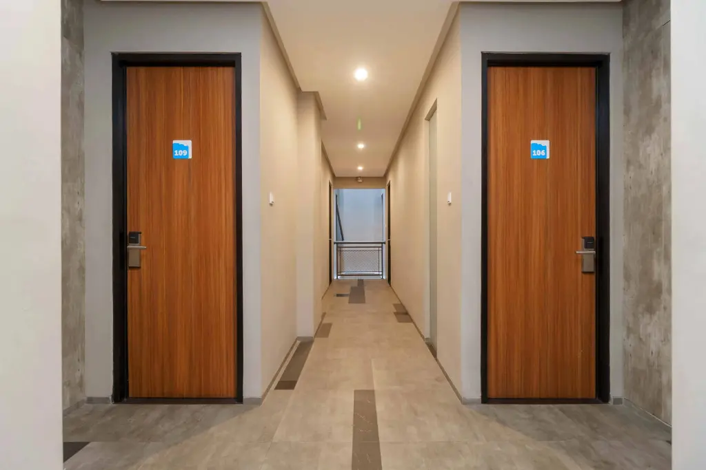 Джакарта: RedDoorz Plus near Radio Dalam 3