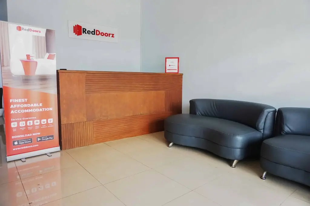Маланг: RedDoorz near Velodrome Malang 2