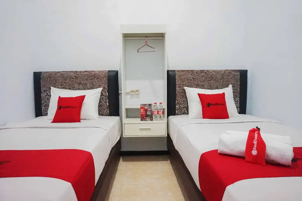 Маланг: RedDoorz near Velodrome Malang 2