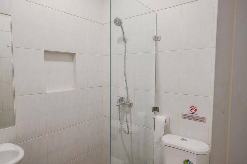 Джакарта: Reddoorz Plus Near Soekarno Hatta Airport Taman Mahkota