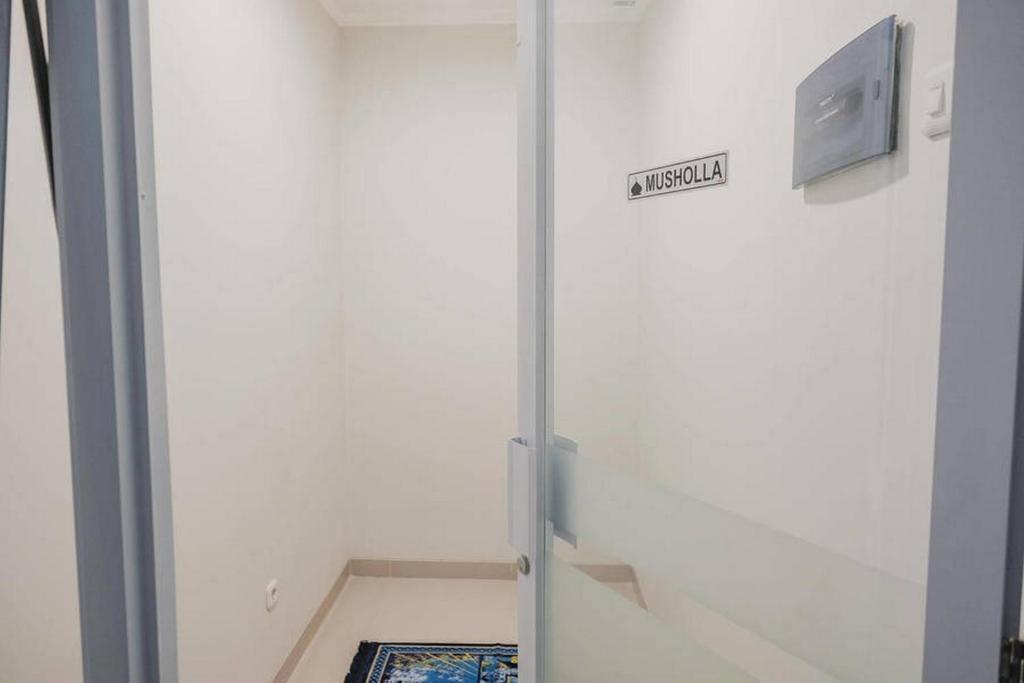 Джакарта: Reddoorz Plus Near Soekarno Hatta Airport Taman Mahkota