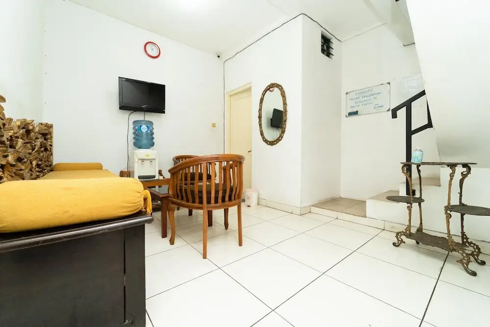 Джакарта: KoolKost Female Syariah near RS. Bhayangkara Pondok Pinang