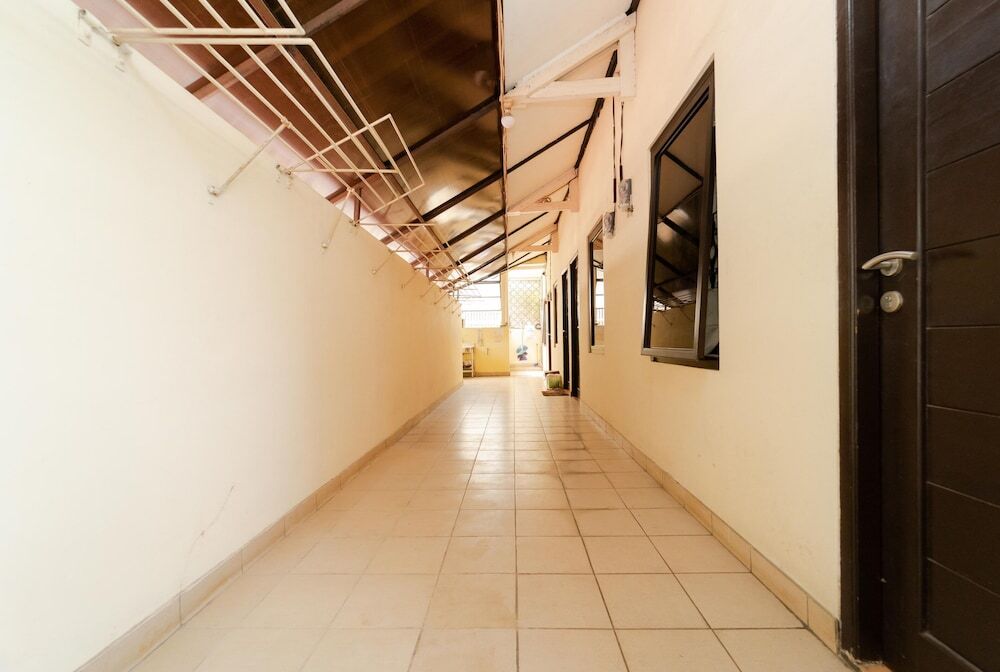 Джакарта: KoolKost Female Syariah near RS. Bhayangkara Pondok Pinang