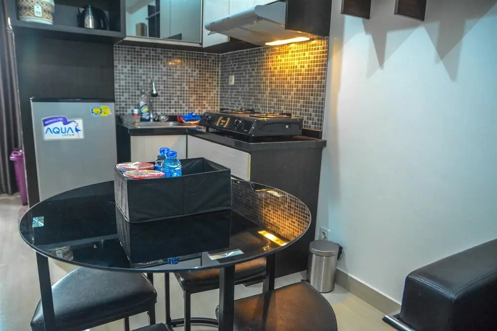 Джакарта: Modern 2BR Puri Park View Apartment Near Lippo Puri