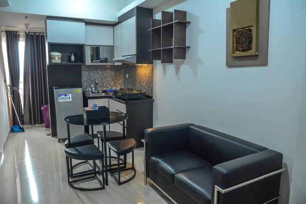 Джакарта: Modern 2BR Puri Park View Apartment Near Lippo Puri