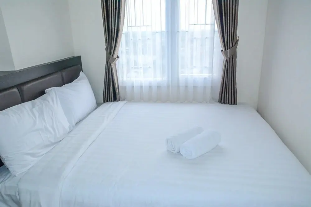 Джакарта: Modern 2BR Puri Park View Apartment Near Lippo Puri