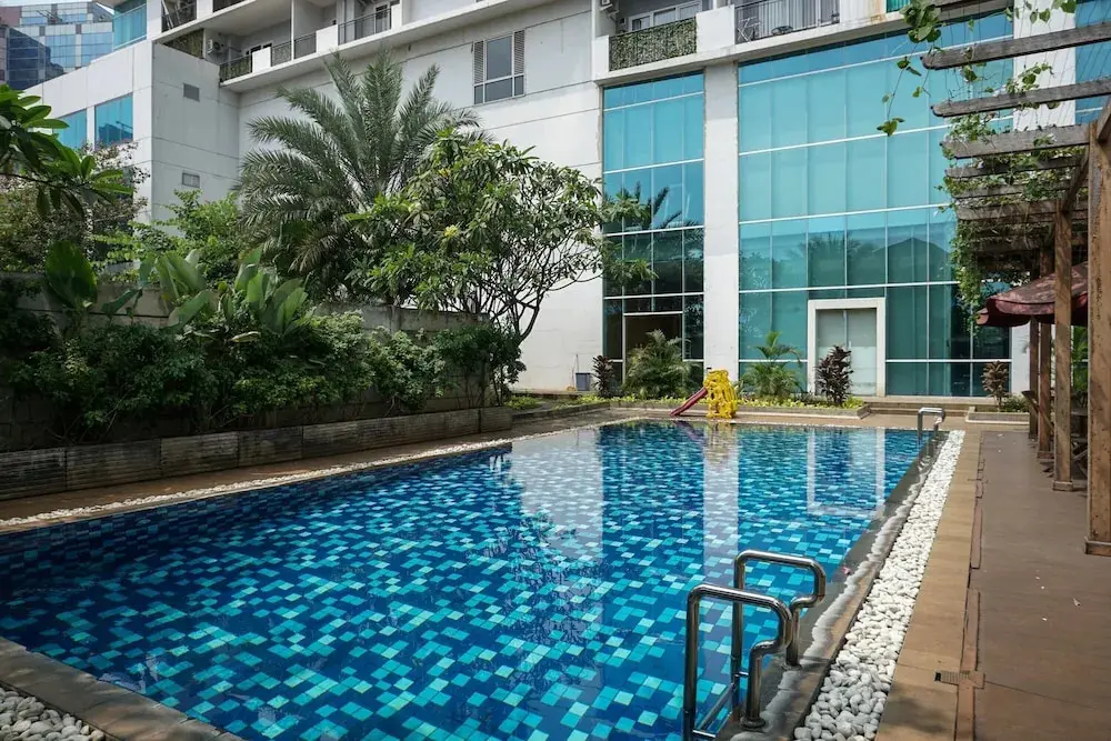 Джакарта: Spacious 3BR Ambassade Residences Apartment near Kuningan
