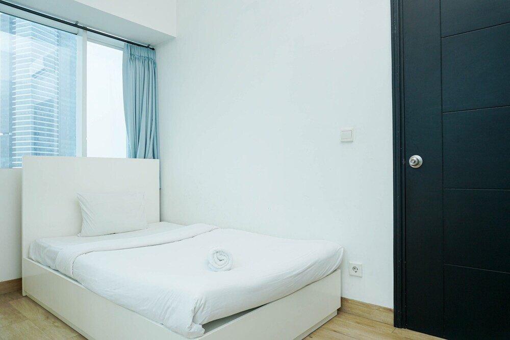 Джакарта: Spacious 3BR Ambassade Residences Apartment near Kuningan