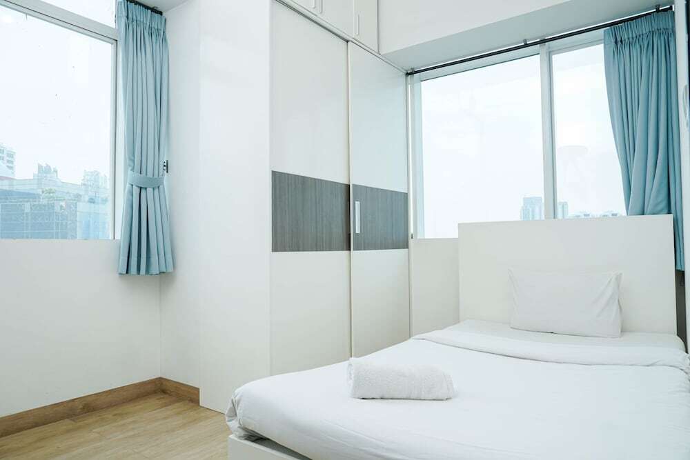 Джакарта: Spacious 3BR Ambassade Residences Apartment near Kuningan