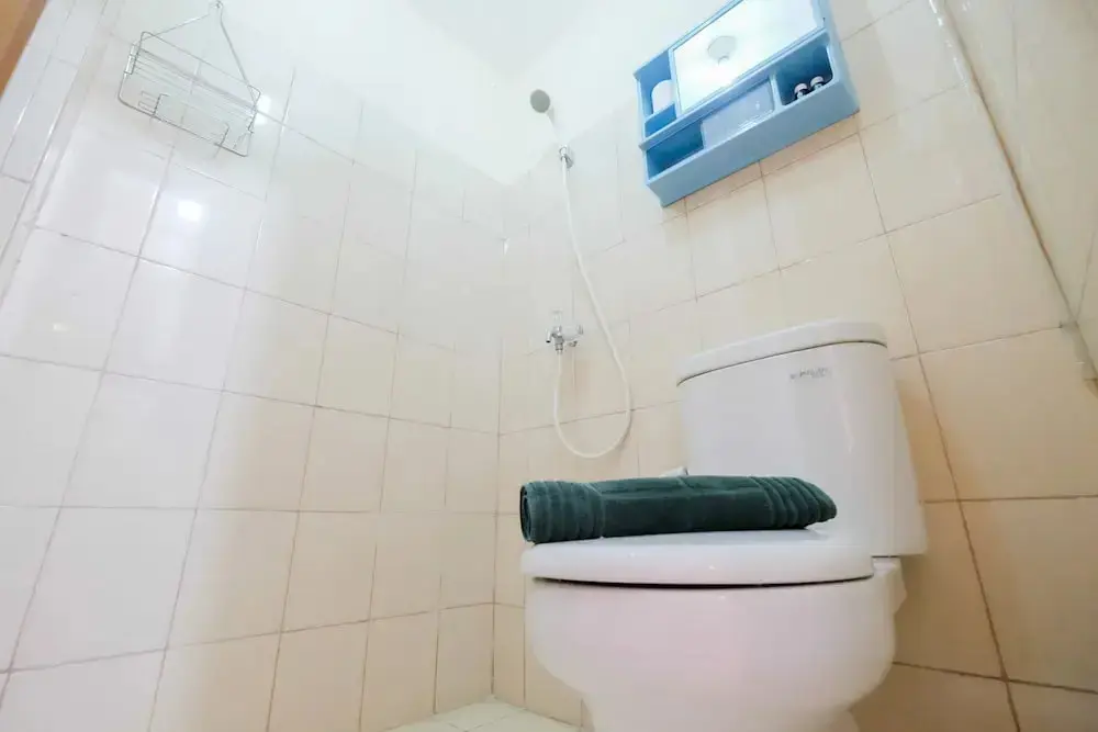 Джакарта: Minimalist Studio Room with City View @ Tifolia Apartment