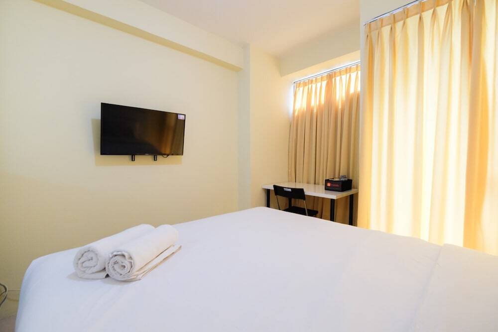 Джакарта: Studio Room @ Tifolia Apartment near Kelapa Gading