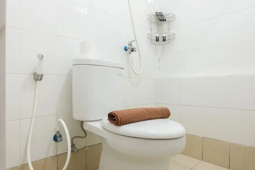Джакарта: Simply 2BR at Bassura City Apartment