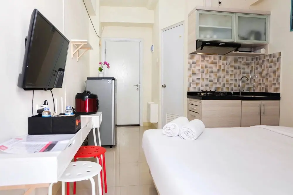 Джакарта: Cozy Studio Apartment Connected to Mall at Green Pramuka