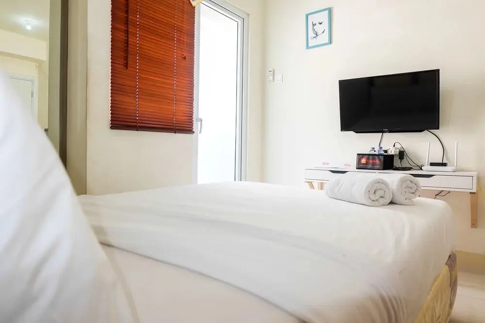 Джакарта: Cozy Studio Apartment Connected to Mall at Green Pramuka