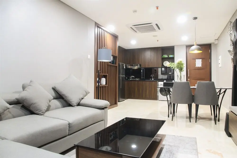 Джакарта: Modern and Posh 2BR The Empyreal Condominium Apartment