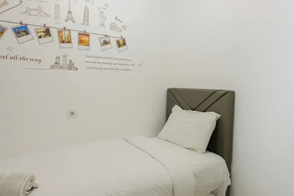 Тангеранг: Artistic 2BR (No Kitchen) Apartment Aeropolis Residence