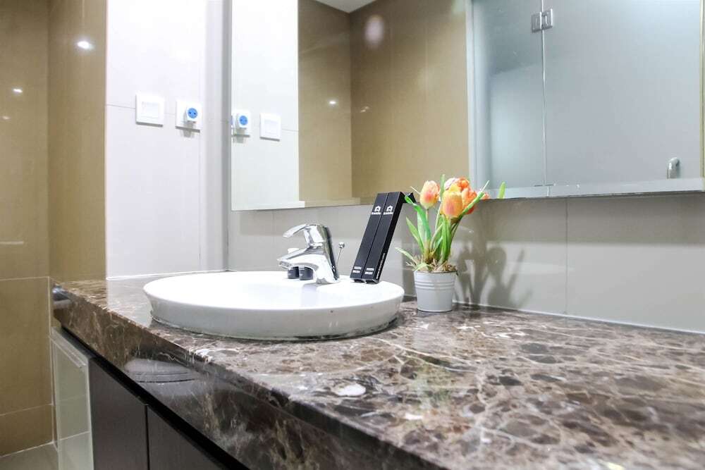 Джакарта: Best View 1BR at Kemang Mansion Apartment