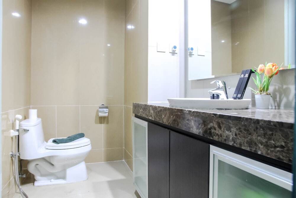 Джакарта: Best View 1BR at Kemang Mansion Apartment