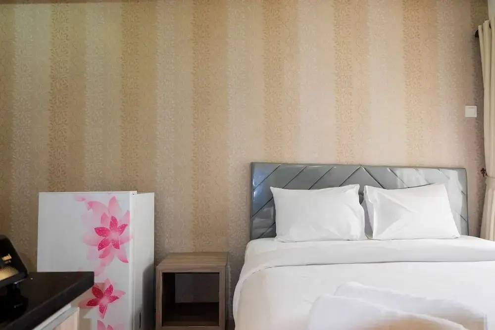 Джакарта: Comfortable Fully Furnished Studio Green Pramuka City Apartment