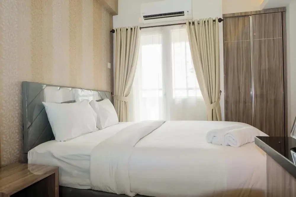 Джакарта: Comfortable Fully Furnished Studio Green Pramuka City Apartment