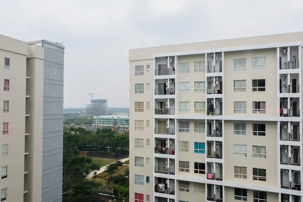 Brand New Cozy Studio at Scientia Apartment — фото 1