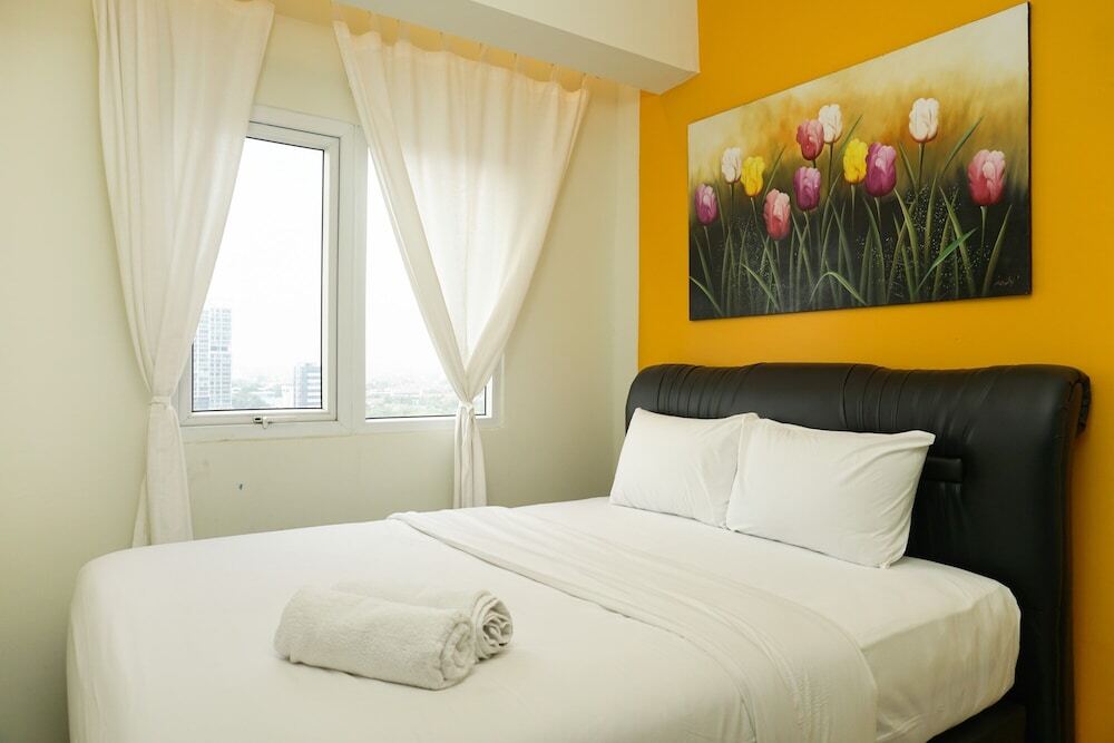 Джакарта: Warm and Cozy 1BR Puri Park View Apartment