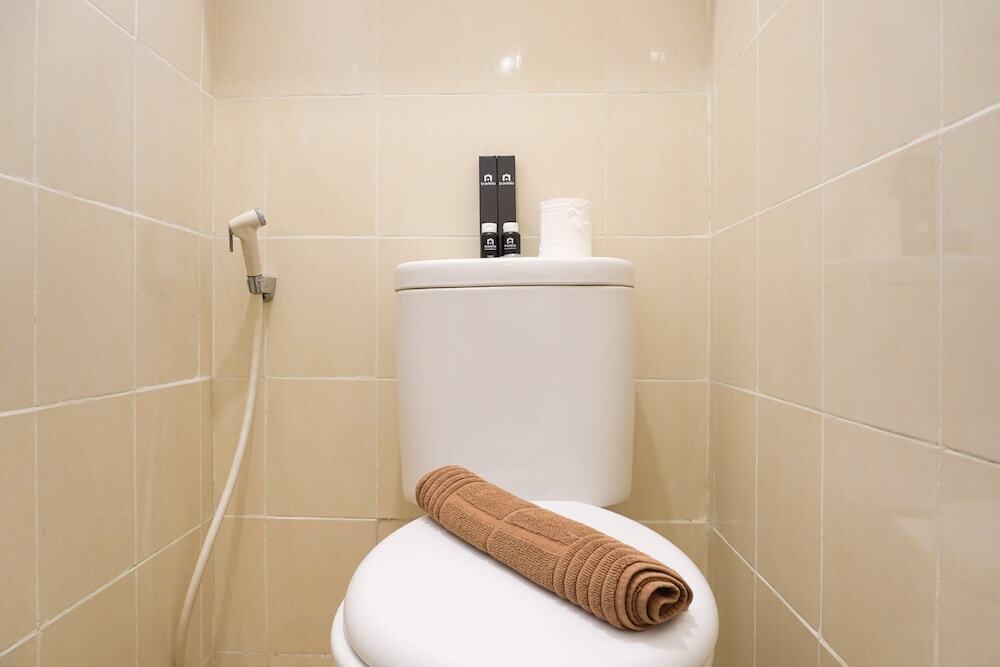 Джакарта: Warm and Cozy 1BR Puri Park View Apartment