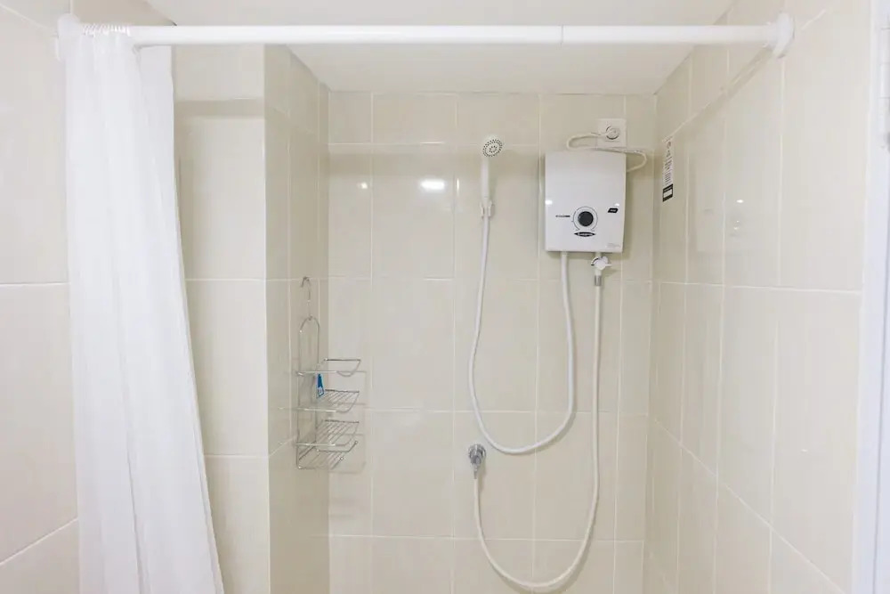 Legok: Comfy Studio Apartment with Extra Bed at M-Town Residence