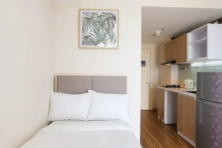 Legok: Comfy Studio Apartment with Extra Bed at M-Town Residence