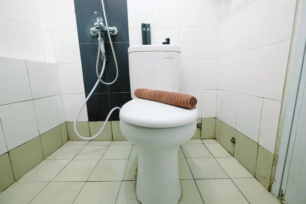Джакарта: Best Price 2BR Bassura City Apartment