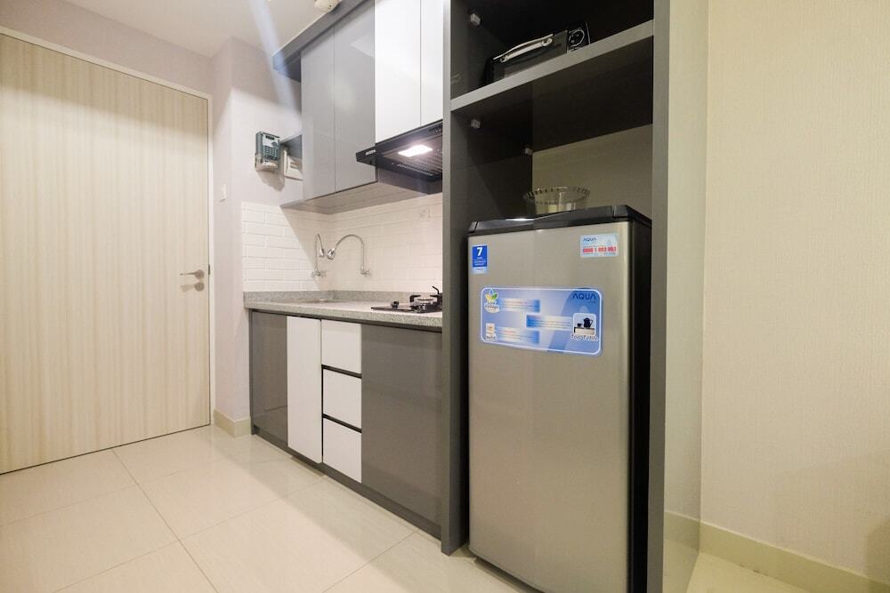 Бекаси: Comfy Studio at Grand Kamala Lagoon Apartment