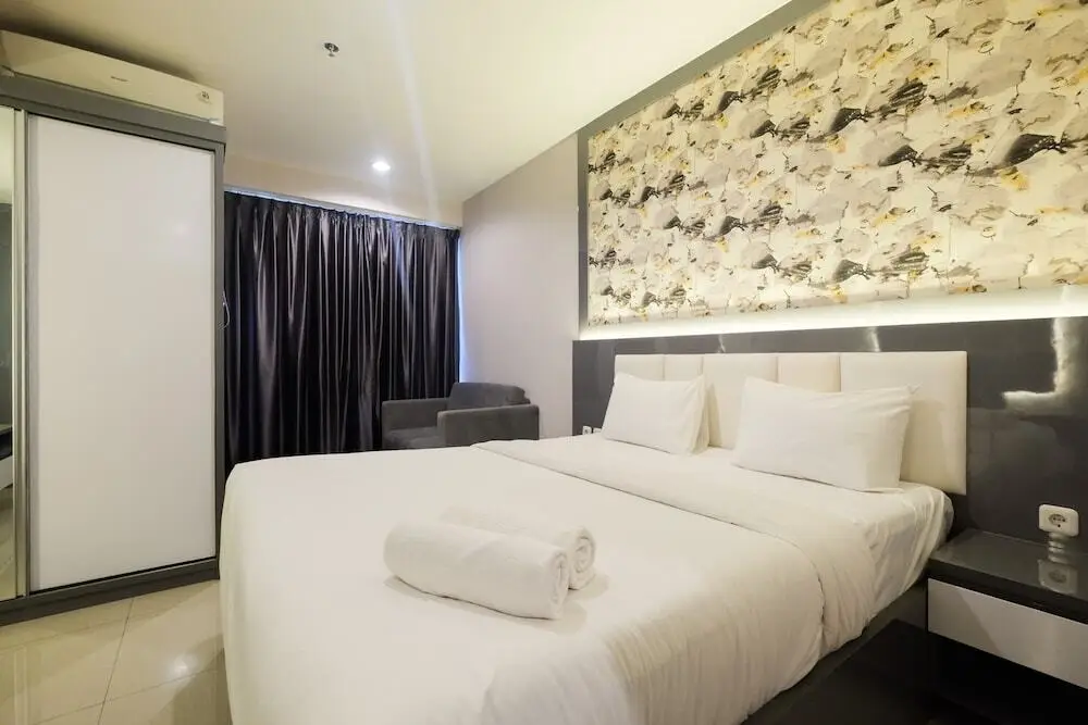 Бекаси: Comfy Studio at Grand Kamala Lagoon Apartment