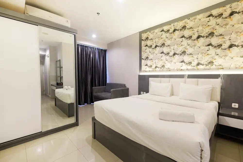 Бекаси: Comfy Studio at Grand Kamala Lagoon Apartment