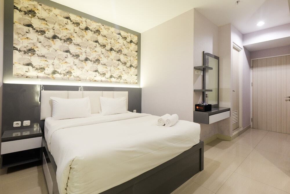 Бекаси: Comfy Studio at Grand Kamala Lagoon Apartment