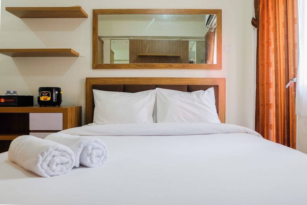 Джакарта: Studio near Shopping Mall at Green Pramuka City Apartment
