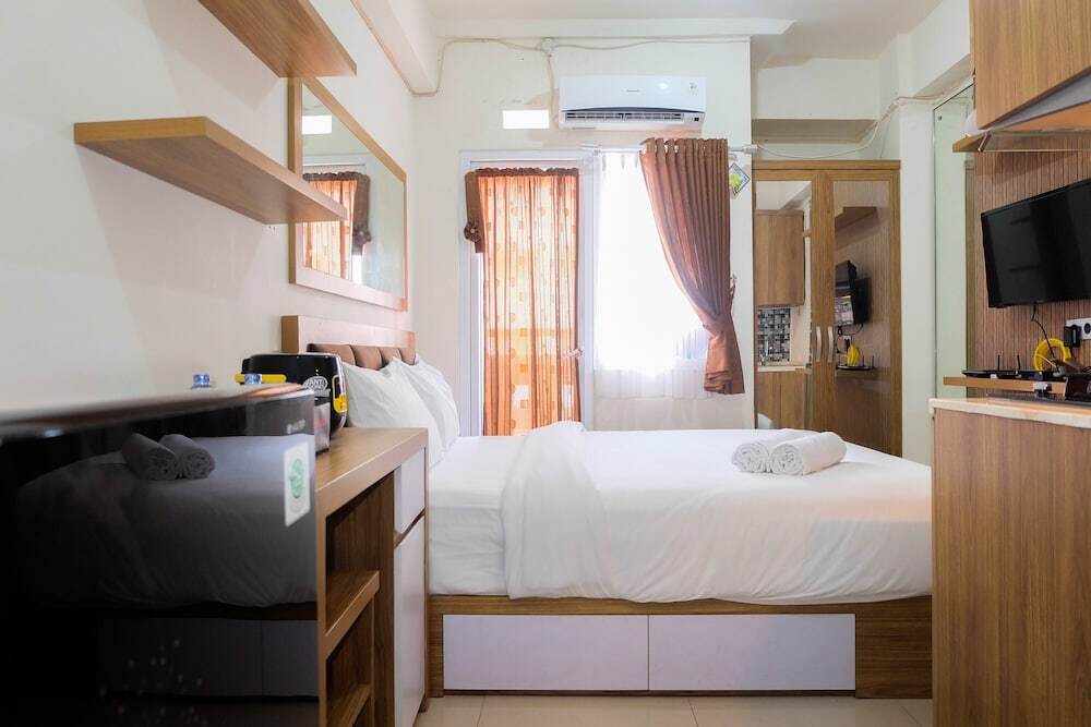 Джакарта: Studio near Shopping Mall at Green Pramuka City Apartment