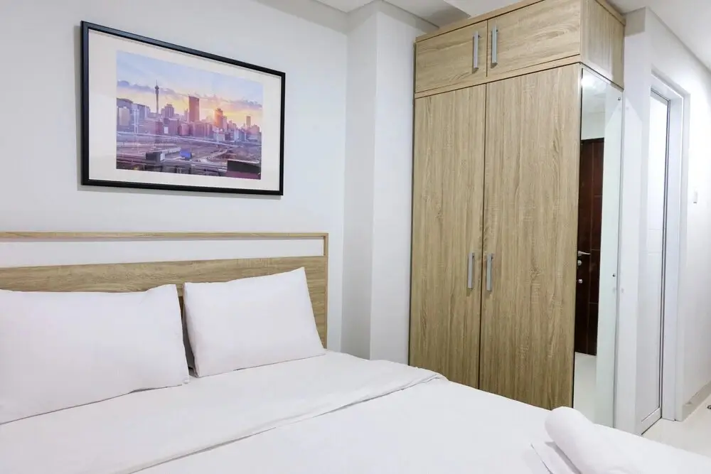 Тангеранг: Cozy Studio Apartment with Smart TV at Springwood Residence