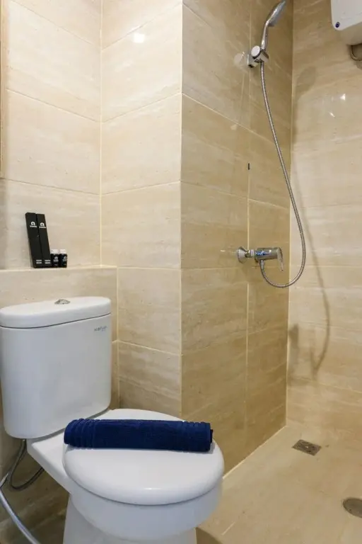 Тангеранг: Cozy Studio Apartment with Smart TV at Springwood Residence