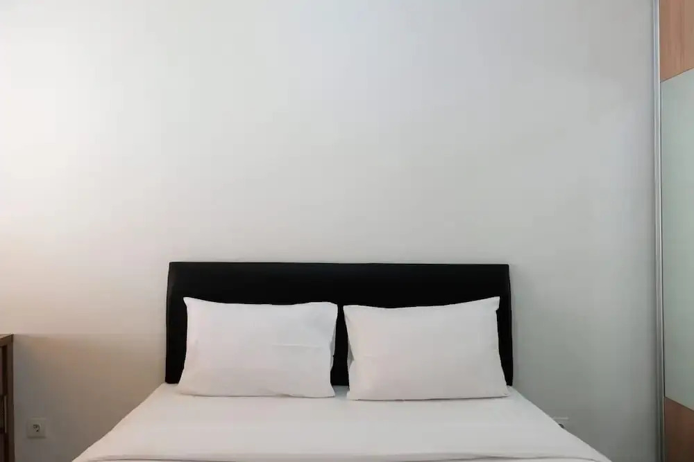 Legok: Simply Furnished Studio Apartment at Scientia Residence