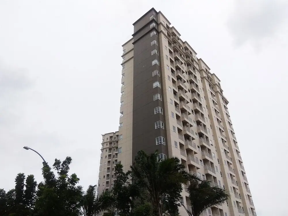 Чикаранг: Comfortable Studio (No Kitchen) Apartment at Mustika Golf Residence