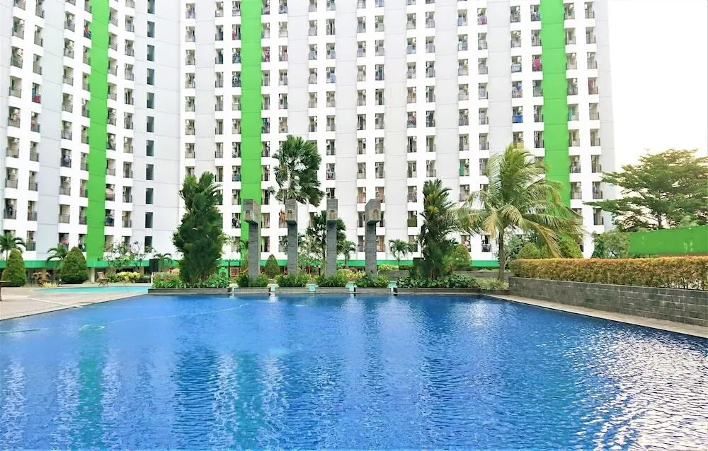 Южный Тангеранг: Apartment Green Lake View Ciputat by Celebrity Room